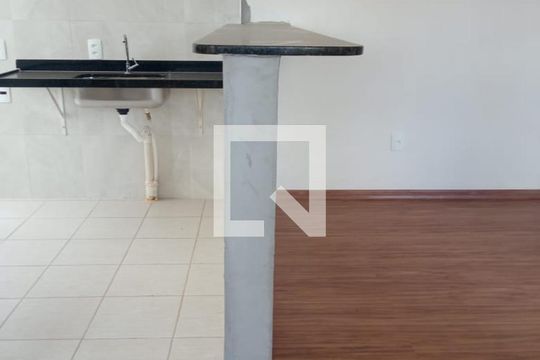 Sala de apartamento para alugar com 2 quartos, 45m² em Jardim Vitoria, Belo Horizonte