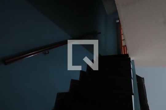 Escada de casa à venda com 2 quartos, 140m² em Vila Sao Geraldo, São Paulo