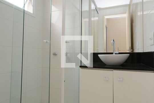 Banheiro da Suíte de apartamento para alugar com 2 quartos, 62m² em Usina Piratininga, São Paulo