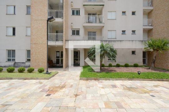 Fachada do bloco de apartamento para alugar com 2 quartos, 62m² em Usina Piratininga, São Paulo