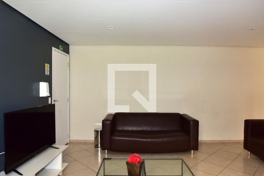 Sala de TV de apartamento para alugar com 2 quartos, 62m² em Usina Piratininga, São Paulo