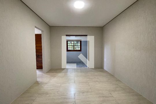 Sala de casa à venda com 2 quartos, 120m² em Campina, São Leopoldo
