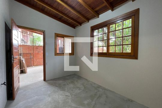 Entrada de casa à venda com 2 quartos, 120m² em Campina, São Leopoldo