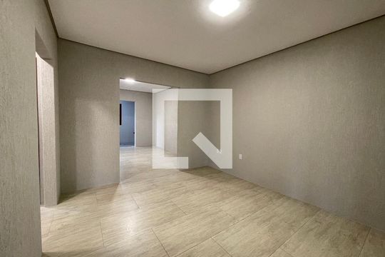 Sala de casa à venda com 2 quartos, 120m² em Campina, São Leopoldo