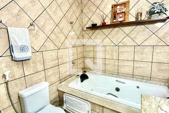 Banheiro da Suíte de casa à venda com 3 quartos, 151m² em Vila Garcia, Jundiaí