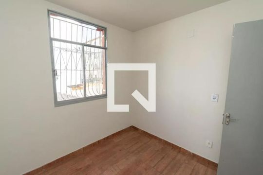 Quarto de apartamento para alugar com 2 quartos, 38m² em Inconfidentes, Contagem