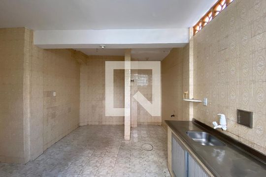 Cozinha de apartamento para alugar com 2 quartos, 66m² em Todos Os Santos, Rio de Janeiro