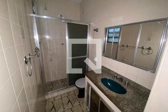 Banheiro de apartamento para alugar com 2 quartos, 66m² em Todos Os Santos, Rio de Janeiro