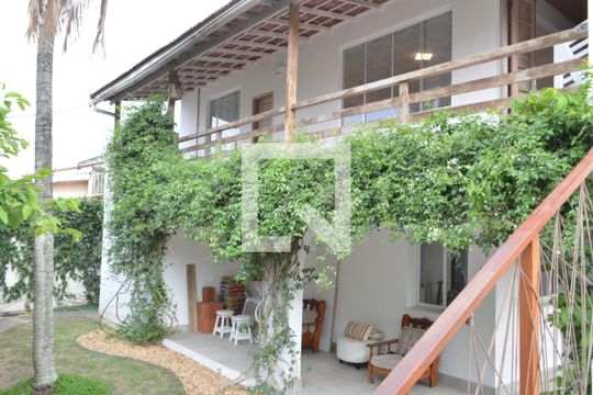 Fachada de casa à venda com 4 quartos, 318m² em Curicica, Rio de Janeiro