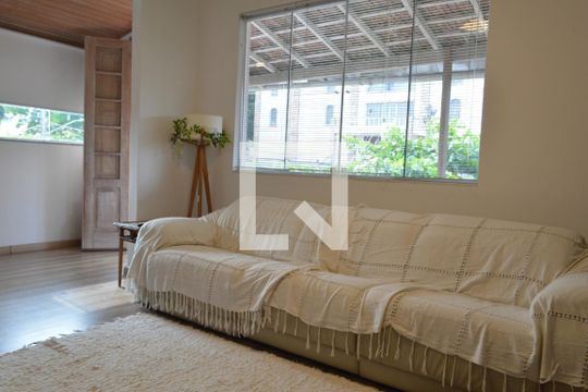 Sala de casa à venda com 4 quartos, 318m² em Curicica, Rio de Janeiro