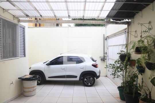Garagem de casa à venda com 4 quartos, 140m² em Vila da Saúde, São Paulo