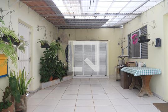Garagem de casa à venda com 4 quartos, 140m² em Vila da Saúde, São Paulo