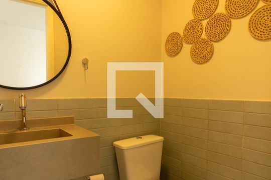 Lavabo de apartamento para alugar com 3 quartos, 125m² em Jardim Sao Luiz, Embu das Artes
