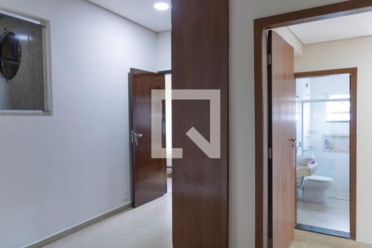 Sala 2 de casa à venda com 4 quartos, 345m² em João Pinheiro, Belo Horizonte