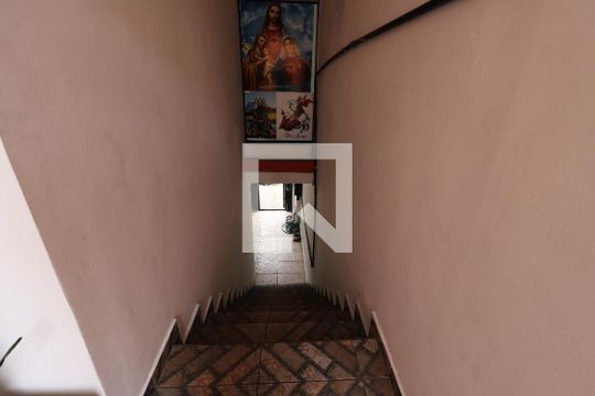 Escada Garagem de casa para alugar com 3 quartos, 227m² em Jardim Ana Maria, Santo André