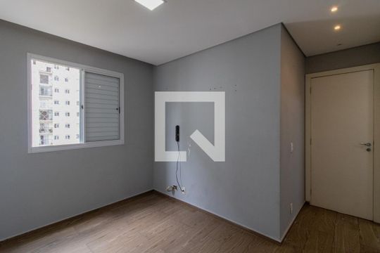 Suíte  de apartamento à venda com 3 quartos, 65m² em Jardim Cocaia, Guarulhos