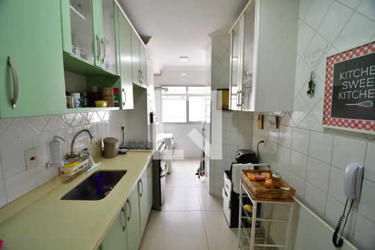 Cozinha de apartamento para alugar com 2 quartos, 96m² em Jardim Flamboyant, Campinas