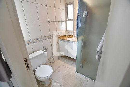 Banheiro 1 de apartamento para alugar com 2 quartos, 96m² em Jardim Flamboyant, Campinas