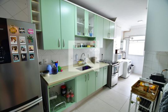 Cozinha de apartamento para alugar com 2 quartos, 96m² em Jardim Flamboyant, Campinas