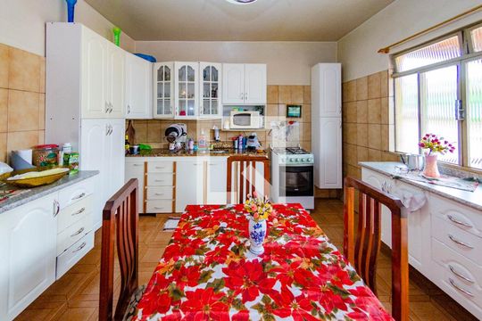 Cozinha de casa à venda com 3 quartos, 250m² em Nova Cintra, Belo Horizonte