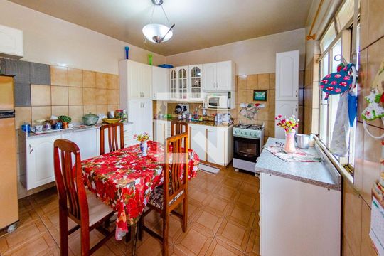 Cozinha de casa à venda com 3 quartos, 250m² em Nova Cintra, Belo Horizonte