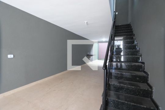 Garagem de casa à venda com 2 quartos, 144m² em Vila Antonieta, São Paulo