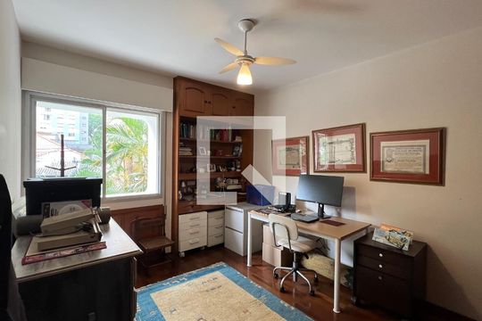 Quarto 1 de apartamento à venda com 3 quartos, 176m² em Jardim Paulista, São Paulo