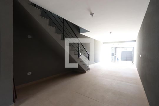 Garagem de casa à venda com 2 quartos, 144m² em Vila Antonieta, São Paulo