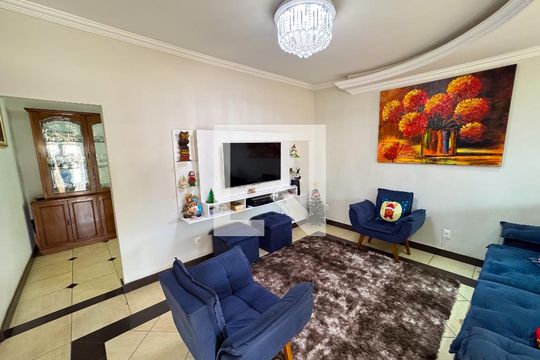 Sala de casa à venda com 4 quartos, 200m² em Novo Eldorado, Contagem