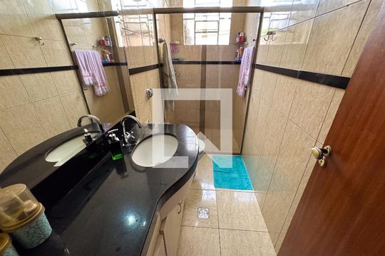 Banheiro Quarto de casa à venda com 4 quartos, 200m² em Novo Eldorado, Contagem