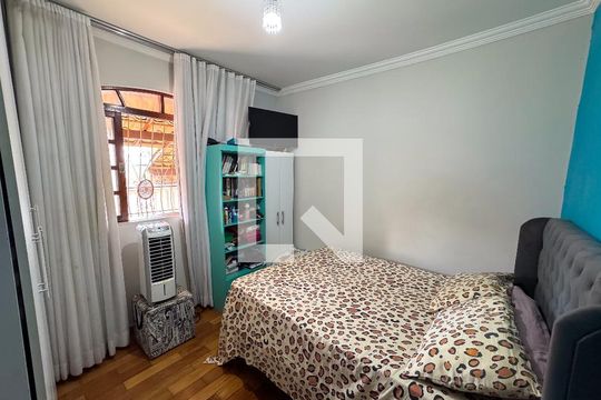 Quarto de casa à venda com 4 quartos, 200m² em Novo Eldorado, Contagem