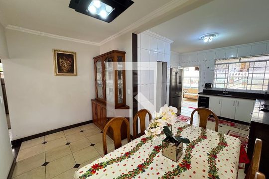 Copa de casa à venda com 4 quartos, 200m² em Novo Eldorado, Contagem