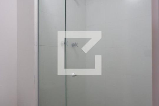 Banheiro de kitnet/studio para alugar com 1 quarto, 26m² em Vila Mariana, São Paulo
