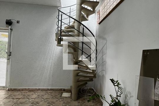 Escada de casa à venda com 3 quartos, 240m² em Vila Alpina, Santo André