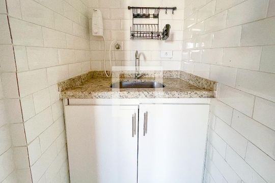 Cozinha de kitnet/studio à venda com 0 quarto, 28m² em Pinheiros, São Paulo
