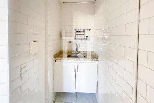 Cozinha de kitnet/studio à venda com 0 quarto, 28m² em Pinheiros, São Paulo