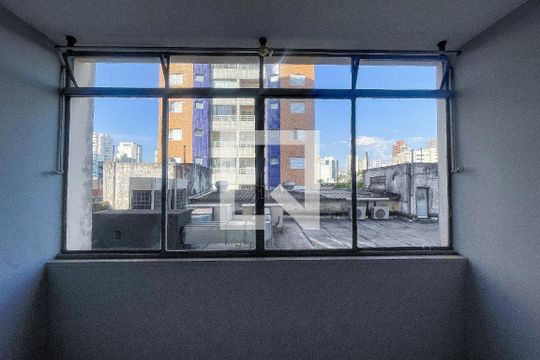 Janela  de kitnet/studio à venda com 0 quarto, 28m² em Pinheiros, São Paulo