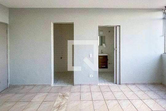 Sala/Quarto de kitnet/studio à venda com 0 quarto, 28m² em Pinheiros, São Paulo
