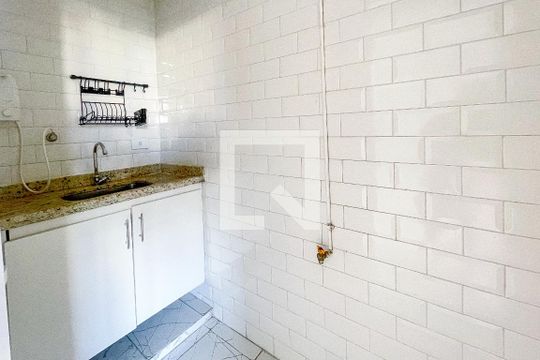 Cozinha de kitnet/studio à venda com 0 quarto, 28m² em Pinheiros, São Paulo