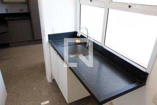ÁREA DE SERVIÇO de apartamento à venda com 4 quartos, 408m² em Jardim Madalena, Campinas