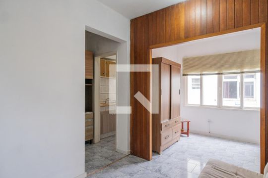 Sala de apartamento para alugar com 1 quarto, 40m² em Farroupilha, Porto Alegre