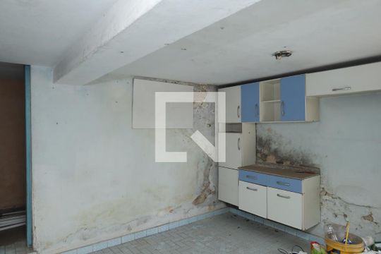 Porão de casa à venda com 2 quartos, 350m² em Cidade Líder, São Paulo