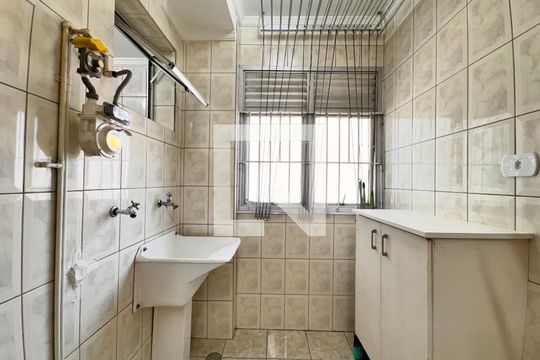 Lavanderia de apartamento para alugar com 3 quartos, 60m² em Vila Valparaíso, Santo André