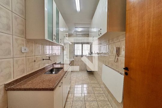 Cozinha de apartamento para alugar com 3 quartos, 60m² em Vila Valparaíso, Santo André