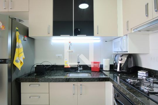 Cozinha de apartamento para alugar com 2 quartos, 40m² em Vila Matilde, São Paulo