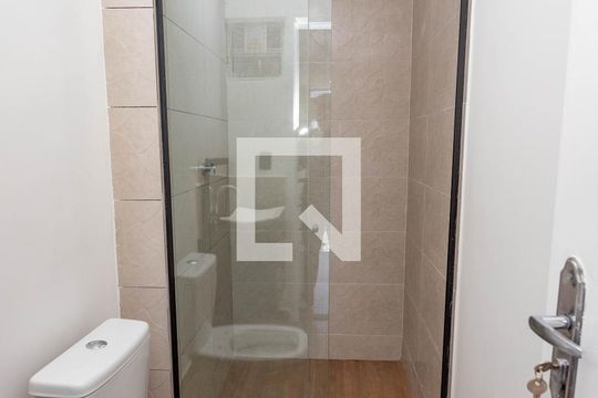 Banheiro da suíte de apartamento para alugar com 1 quarto, 55m² em Centro, Diadema
