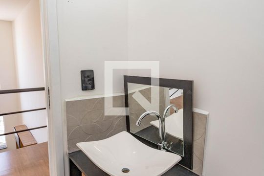 Banheiro da suíte de apartamento para alugar com 1 quarto, 55m² em Centro, Diadema