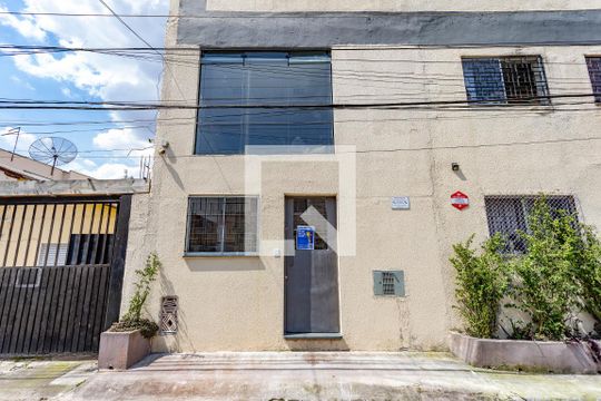 Fachada + placa de apartamento para alugar com 1 quarto, 55m² em Centro, Diadema