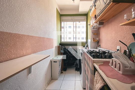 Cozinha de apartamento para alugar com 2 quartos, 40m² em Jardim do Lago, Osasco