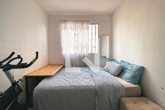 Quarto de apartamento para alugar com 2 quartos, 40m² em Jardim do Lago, Osasco